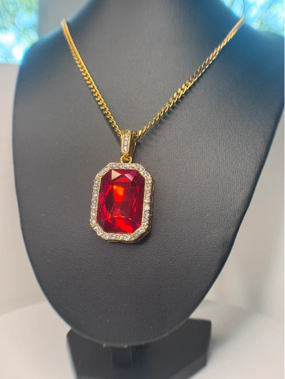 gold tone red faceted statement pendant necklace 18”